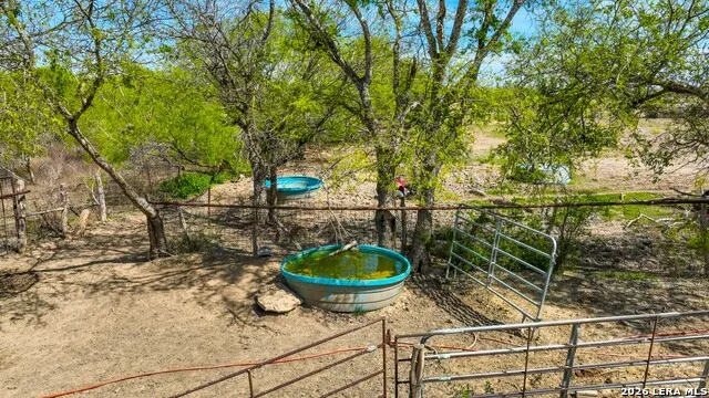 9521 Fm 1303 Floresville, TX 78114